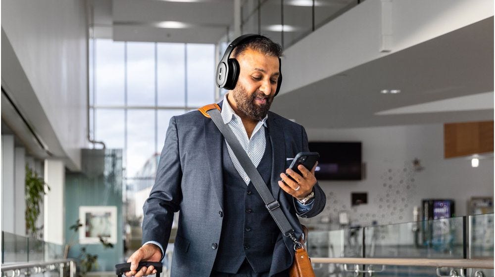 A traveller listening to music on M4U-9